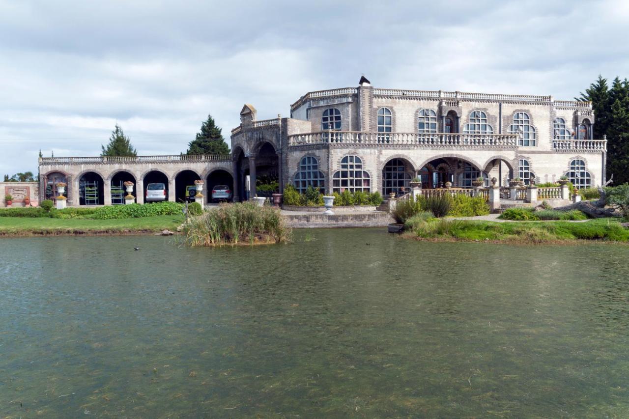 Bygracealone Manor Hotel Outeniekwa Exterior photo