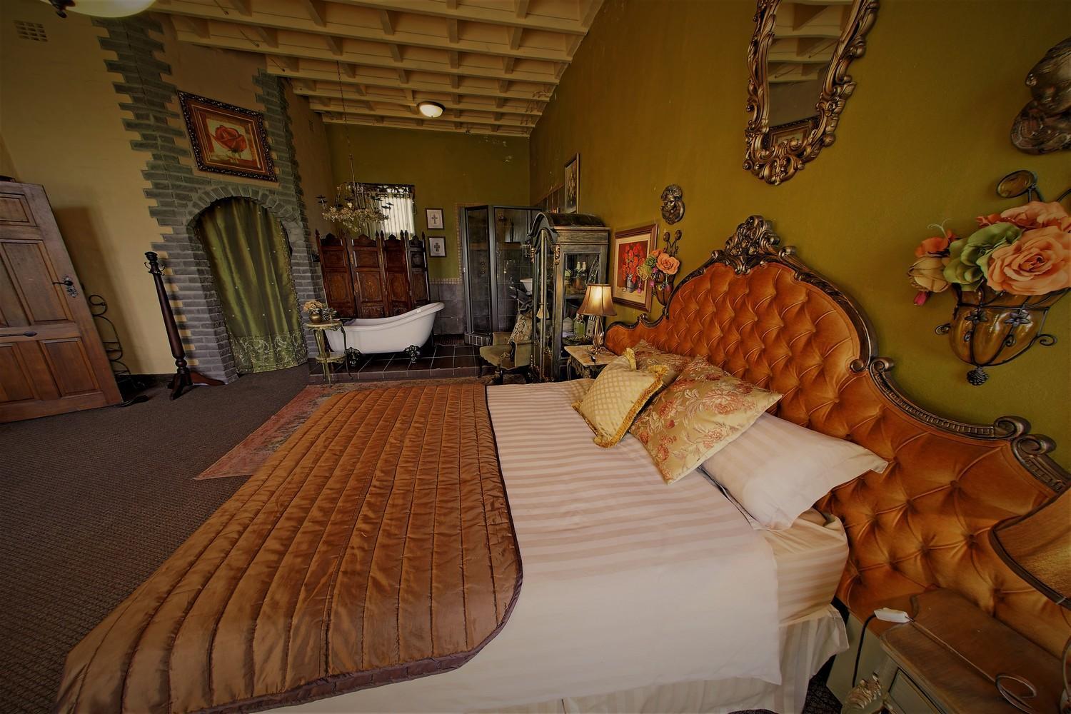 Bygracealone Manor Hotel Outeniekwa Exterior photo