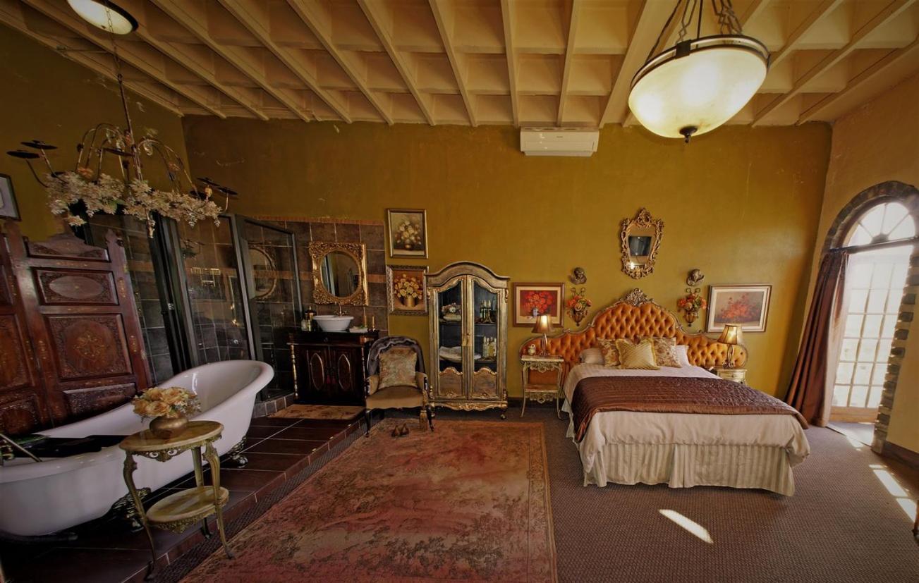 Bygracealone Manor Hotel Outeniekwa Exterior photo
